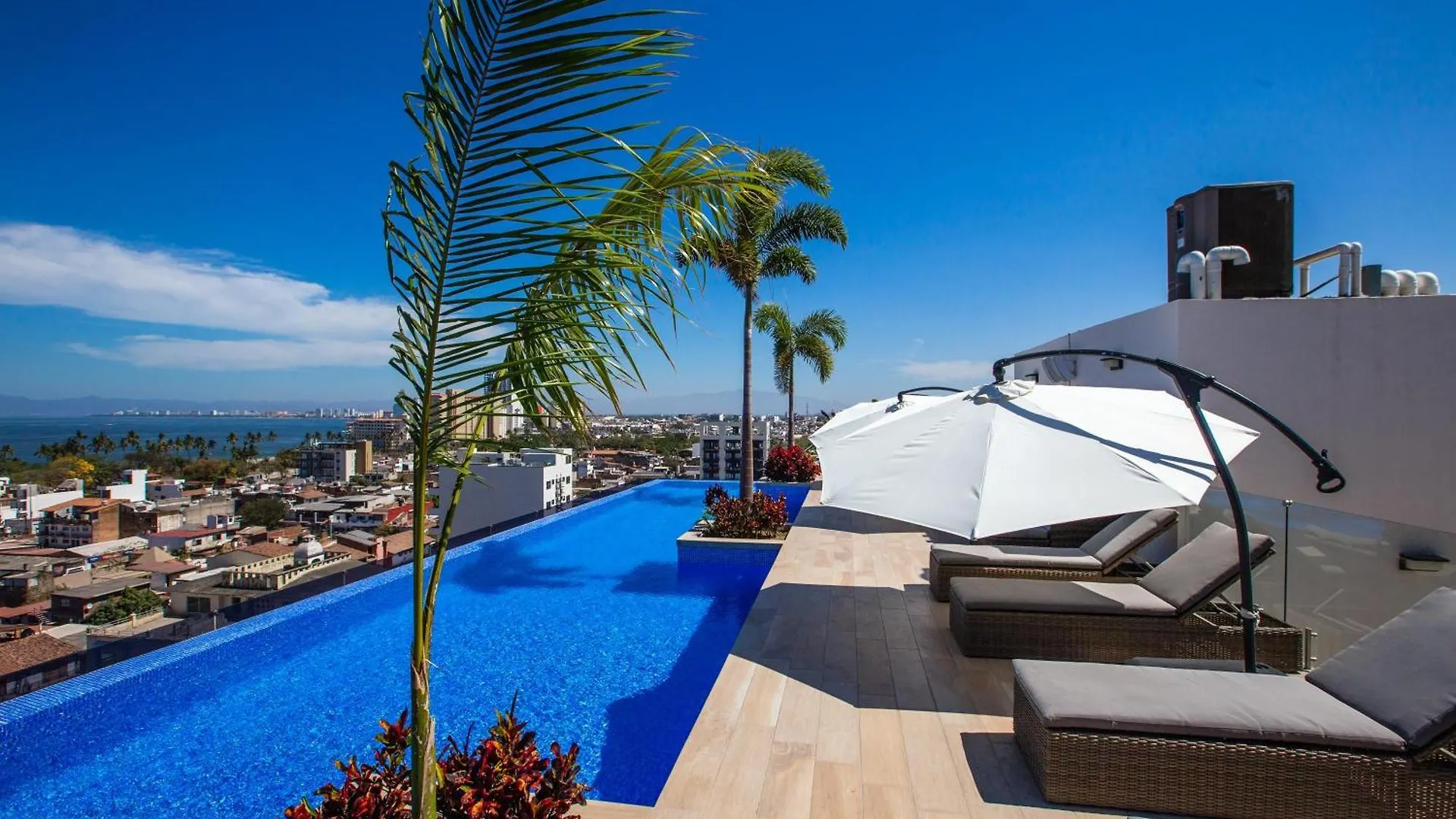 New Downtown Condo With Private Dipping Pool 巴亞爾塔港 0*,